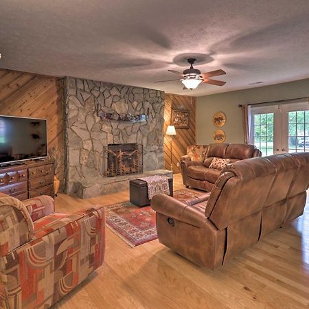 Hendersonville Home With Fire Pit 5 Mi To Downtown! Eksteriør bilde