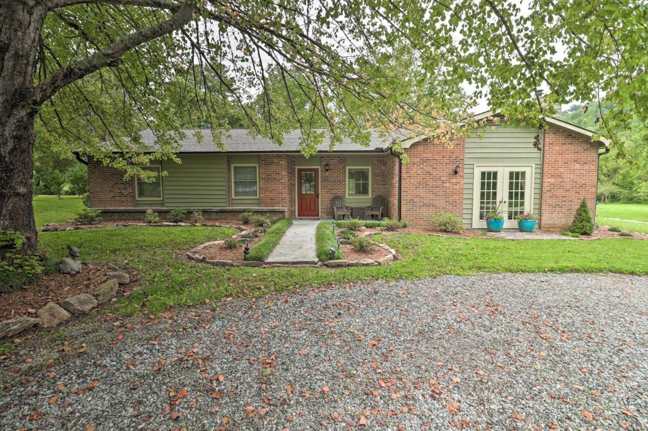 Hendersonville Home With Fire Pit 5 Mi To Downtown! Eksteriør bilde