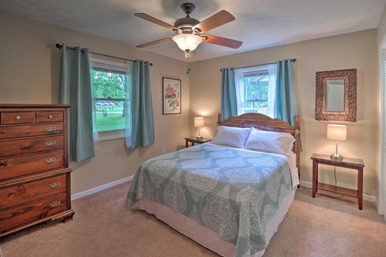 Hendersonville Home With Fire Pit 5 Mi To Downtown! Eksteriør bilde