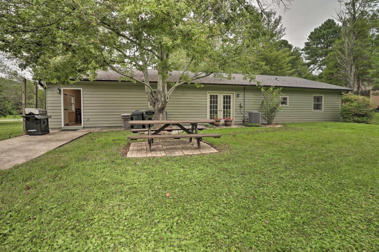 Hendersonville Home With Fire Pit 5 Mi To Downtown! Eksteriør bilde